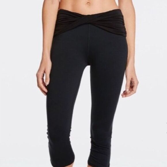 Fabletics Leggings Black Kastos Twist Waist Capri L - Picture 1 of 8